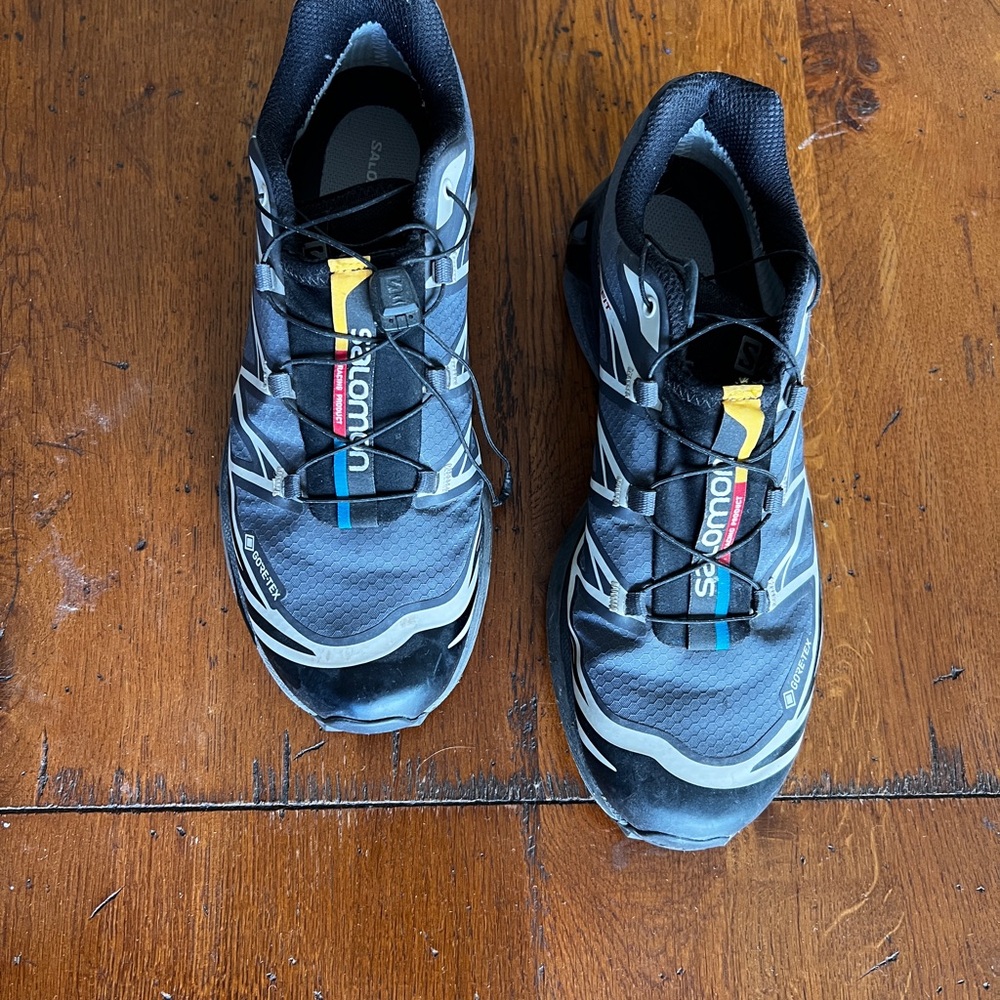 Salomon Men's Black and Gray Athletic Shoes